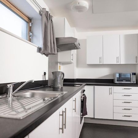 Wenlock Court Aparthotel Luton  Exteriör bild