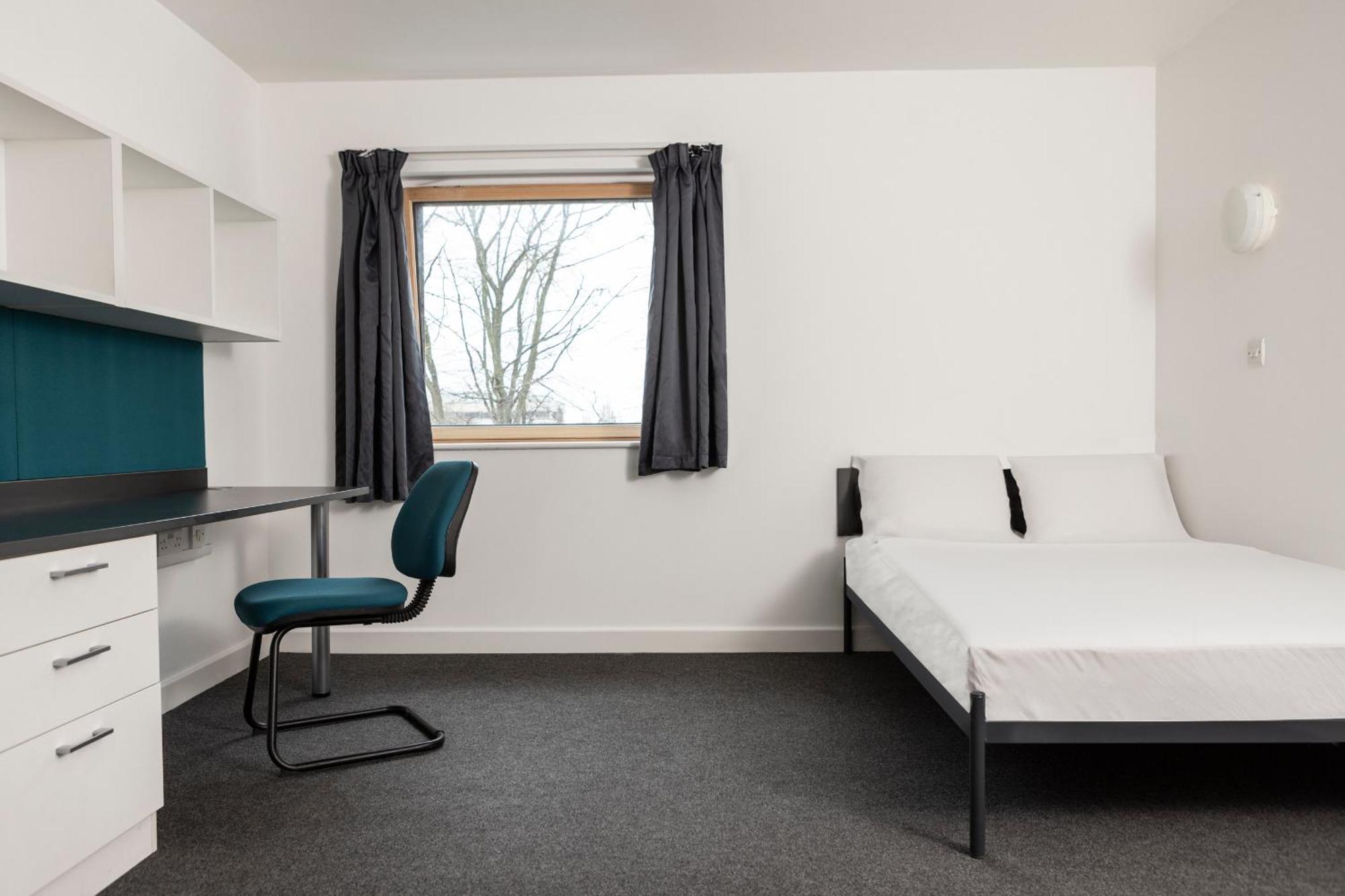 Wenlock Court Aparthotel Luton  Exteriör bild